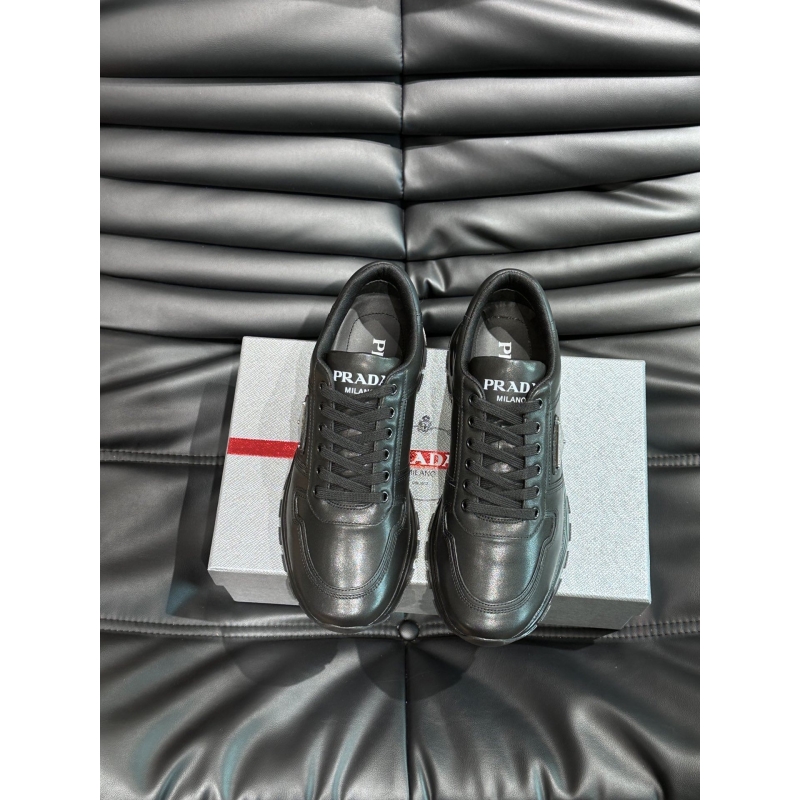 Pra*a casual shoes
